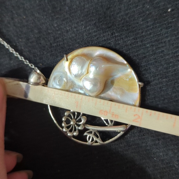 Sterling Silver Mother Of Pearl Blister Pearl Floral Pendant Statement Necklace - Picture 4 of 6
